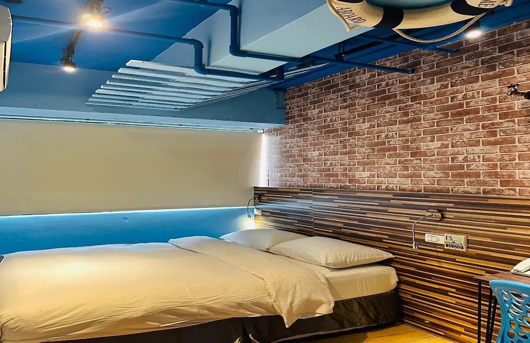 R10 Eco Hotel-1